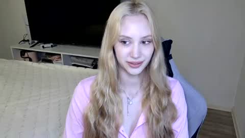 LaylaPretty001 online show from 06/16/26, 04:15