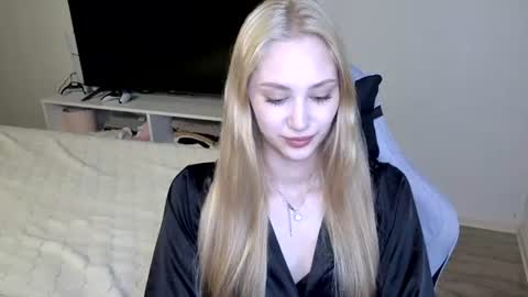 LaylaPretty001 online show from 06/25/26, 04:45