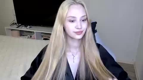 LaylaPretty001 online show from 06/25/26, 05:12