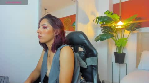 L A Y L A online show from 04/16/26, 12:06