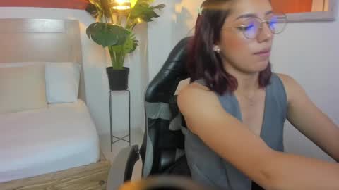 L A Y L A online show from 04/23/26, 12:51