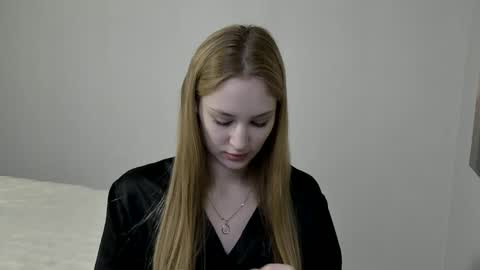 Snapshot of laylla001 chatting on 12/02/24, 05:59 Laylla001 online show from 12/02/24, 05:59