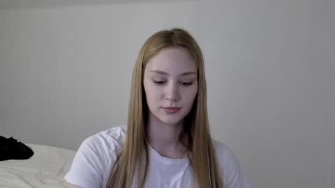 Snapshot of laylla001 chatting on 12/05/24, 06:32 Laylla001 online show from 12/05/24, 06:32