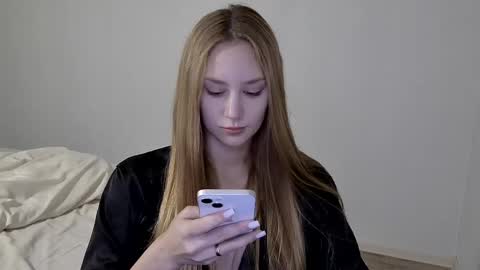 Snapshot of laylla001 chatting on 12/20/24, 10:38 Laylla001 online show from 12/20/24, 10:38