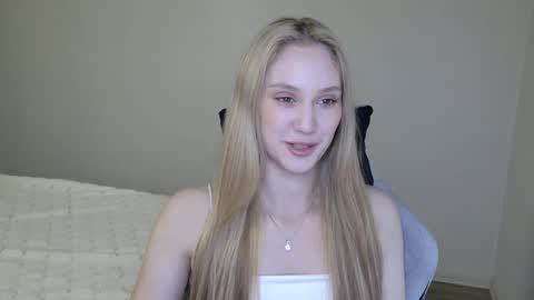 Snapshot of laylla001 chatting on 10/06/25, 06:00 Laylla001 online show from 10/06/25, 06:00