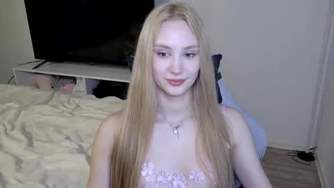 Snapshot of laylla001 chatting on 03/03/26, 07:25 Laylla001 online show from 03/03/26, 07:25