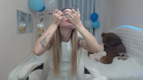 Snapshot of laymablast chatting on 09/25/25, 06:17 laymablast online show from 09/25/25, 06:17