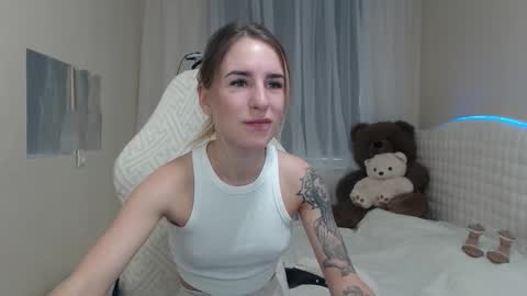 Snapshot of laymablast chatting on 11/20/25, 07:19 laymablast online show from 11/20/25, 07:19