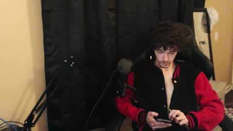 Snapshot of laymetorest420 chatting on 12/16/25, 05:34 Stitch online show from 12/16/25, 05:34