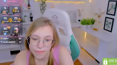 layriantavee online show from 02/10/25, 01:01