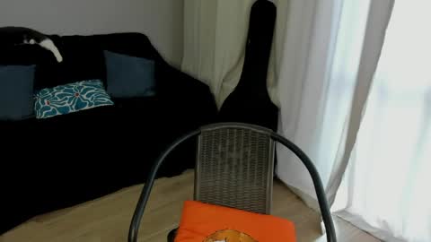 Alex online show from 04/06/26, 05:08