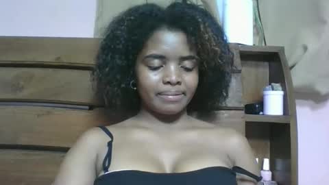 lea96546 online show from 04/18/26, 07:58