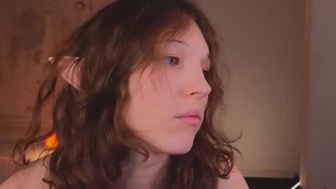 Lea online show from 11/25/25, 04:40