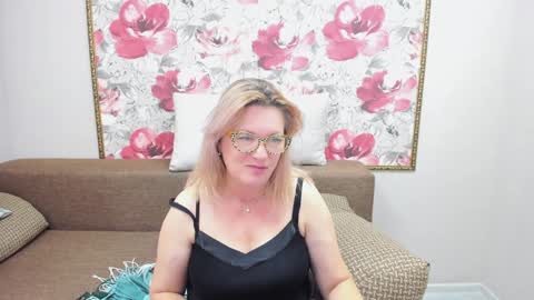 Lea online show from 12/16/24, 07:21