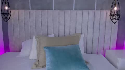    online show from 03/26/26, 06:35