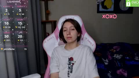 Snapshot of leah__gotty chatting on 12/03/24, 03:22 Leah  Gotty online show from 12/03/24, 03:22