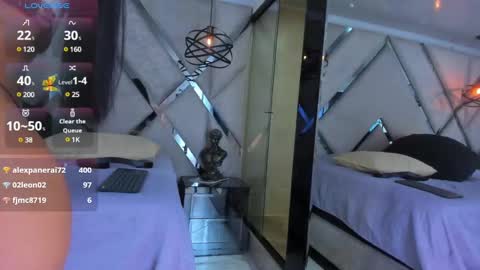 ---Leah-- online show from 12/31/24, 12:11