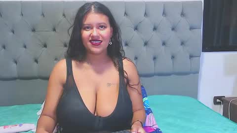 Snapshot of leah_gomed chatting on 07/25/26, 05:54 Leah online show from 07/25/26, 05:54