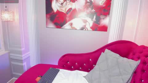 LEAH online show from 04/11/26, 04:06