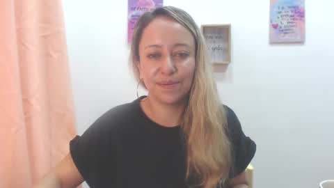 Snapshot of leah_susman chatting on 02/09/25, 03:34 leah_susman online show from 02/09/25, 03:34