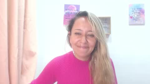 Snapshot of leah_susman chatting on 02/21/25, 04:51 leah_susman online show from 02/21/25, 04:51