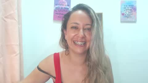 Snapshot of leah_susman chatting on 03/05/25, 04:24 leah_susman online show from 03/05/25, 04:24