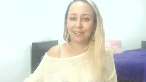 Snapshot of leah_susman chatting on 09/18/25, 02:13 leah_susman online show from 09/18/25, 02:13