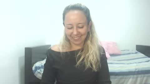 Snapshot of leah_susman chatting on 10/28/25, 03:43 leah_susman online show from 10/28/25, 03:43