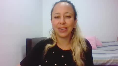 Snapshot of leah_susman chatting on 11/10/25, 12:59 leah_susman online show from 11/10/25, 12:59