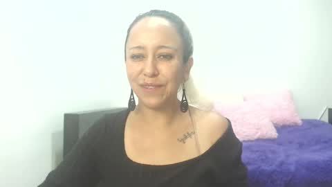 Snapshot of leah_susman chatting on 11/23/25, 02:00 leah_susman online show from 11/23/25, 02:00