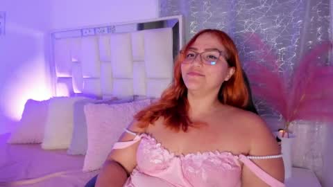 Snapshot of leahbarker chatting on 07/24/26, 04:32 Leah online show from 07/24/26, 04:32