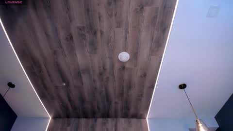 leahlombardi_ online show from 10/12/25, 03:27