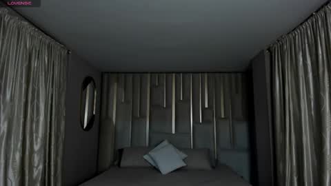 leahnovac online show from 10/20/25, 11:10