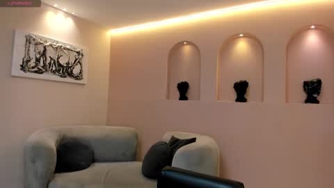 leahnovac online show from 10/29/25, 11:34