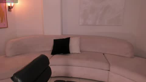 leahnovac online show from 11/13/25, 11:09