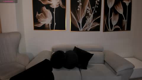 leahnovac online show from 11/17/25, 11:05