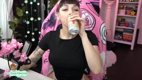 Snapshot of leahobscure chatting on 10/09/25, 07:23 Leah online show from 10/09/25, 07:23