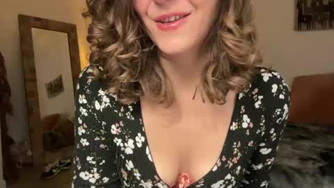 Leah Sparkles online show from 11/17/25, 03:12