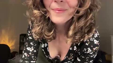Leah Sparkles online show from 04/30/26, 03:02