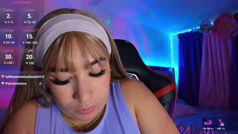 leah online show from 03/01/25, 03:43