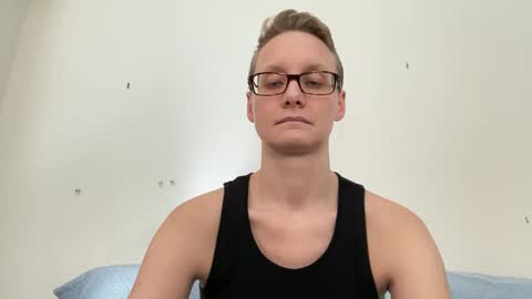 Snapshot of leahwilde chatting on 02/14/25, 05:03 Lee online show from 02/14/25, 05:03