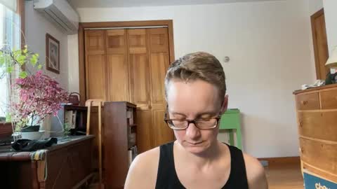 Snapshot of leahwilde chatting on 02/18/25, 03:43 Lee online show from 02/18/25, 03:43