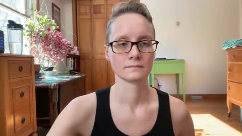 Snapshot of leahwilde chatting on 03/02/25, 03:37 Lee online show from 03/02/25, 03:37