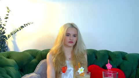 Snapshot of lealamour chatting on 07/11/26, 06:49 Lea online show from 07/11/26, 06:49