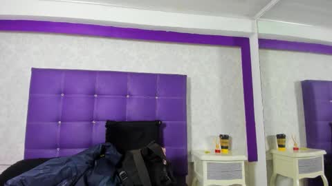 leamoreau__ online show from 10/15/25, 12:05