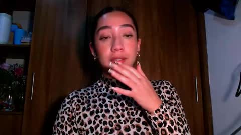 leanaalhub online show from 11/29/25, 01:41