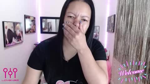 Leandra online show from 10/19/25, 01:56