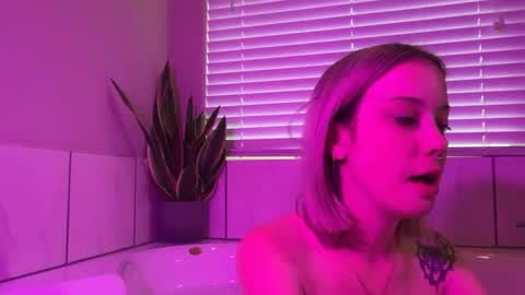 leanneluxecouple online show from 04/18/26, 10:21