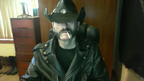 leathergreaser online show from 11/05/25, 08:31