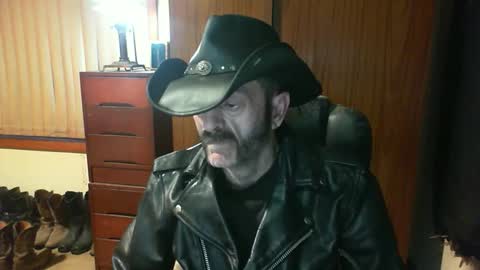 leathergreaser online show from 04/12/26, 08:03